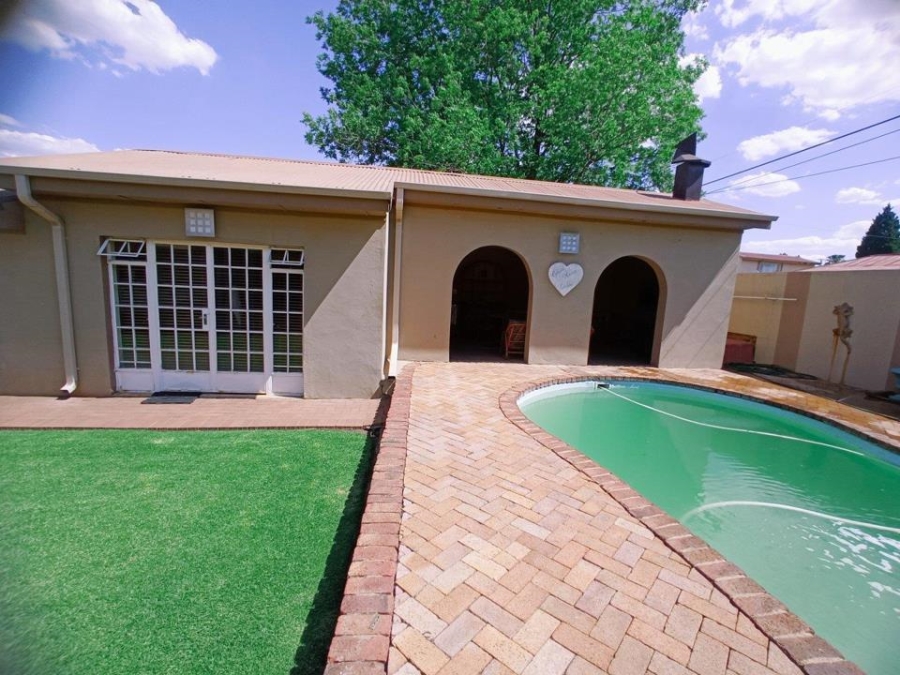 3 Bedroom Property for Sale in Potchefstroom Industrial North West